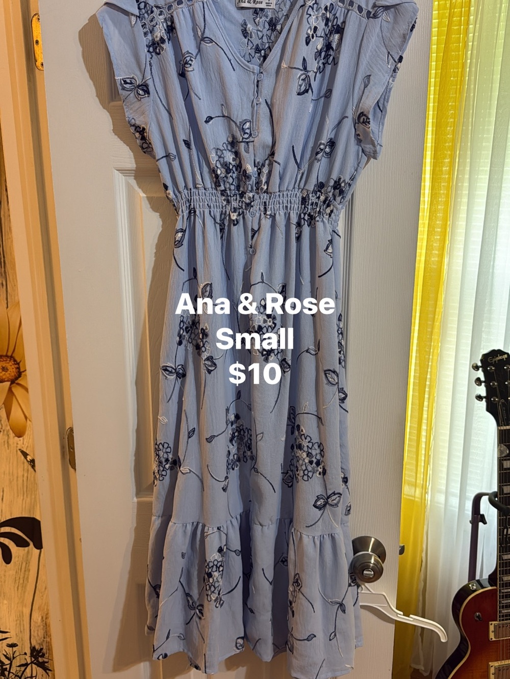 Ana & Rose Light Blue Floral Midi Dress - Small